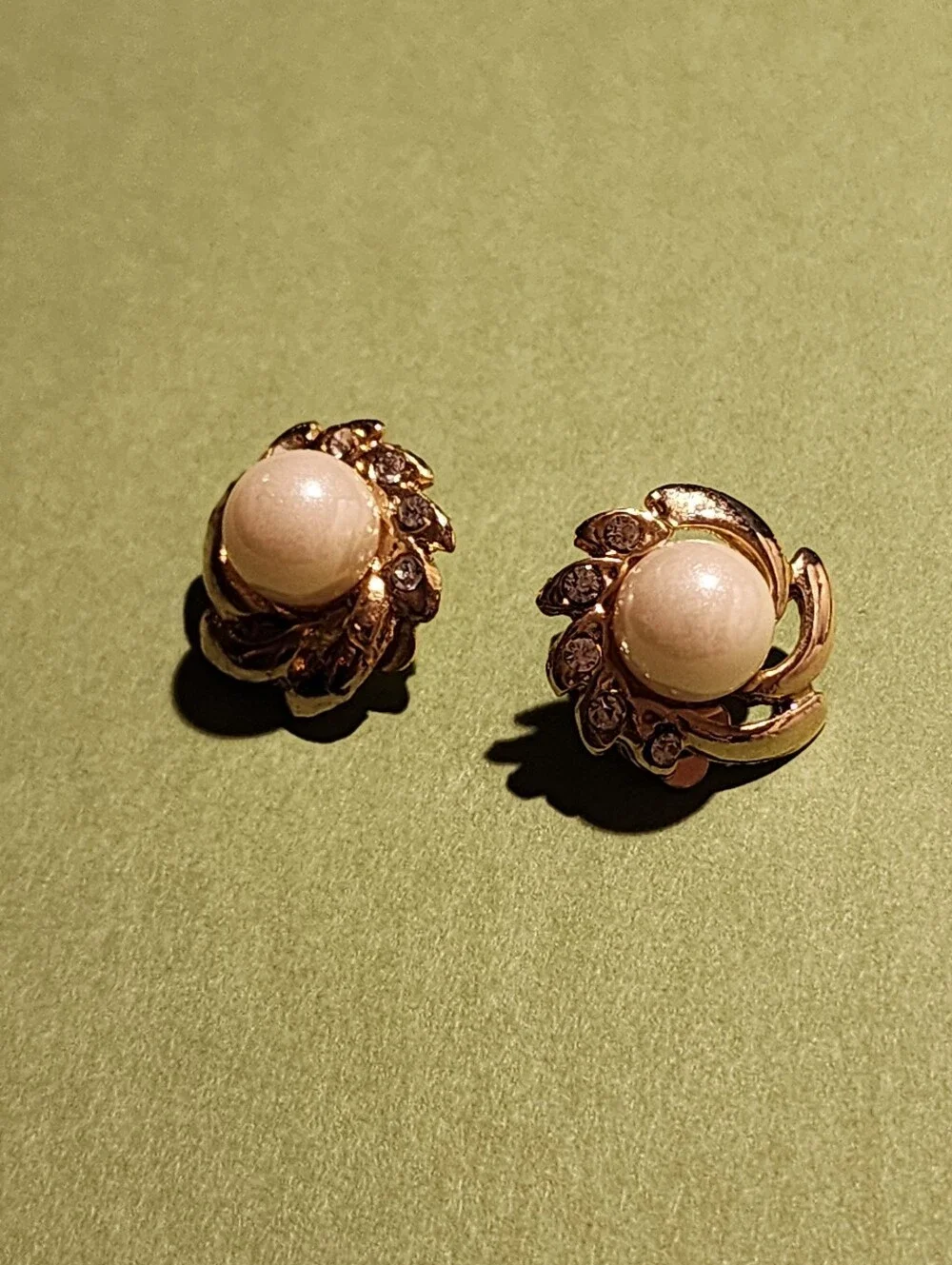 Vintage Style Faux Pearl Rhinestone Gold Tone Clip-On Statement Earrings